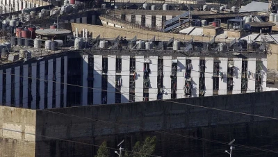 لبنان.. توتر في سجن رومية وأعمال شغب بعد وفاة سجين سوري (فيديو)