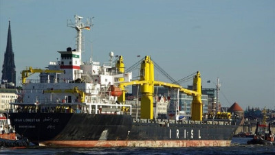 مهمتها جمع معلومات استخباراتية.. استهداف سفينة إيرانية في البحر الأحمر