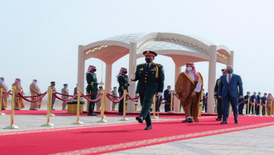 صحيفة بريطانية تكشف عن محادثات مباشرة بين السعودية وإيران برعاية دولة عربية