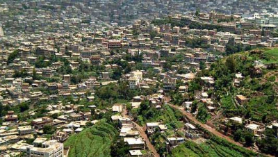 اليمن.. حوثي يهشم رأس طفلة ويـقتـلها بعد محاولته اغتصابها (صورة)