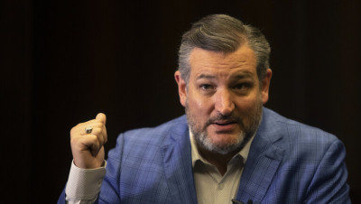 سيناتور جمهوري يقدم مشروع قانون لمعاقبة "خامنئي ورئيسي"