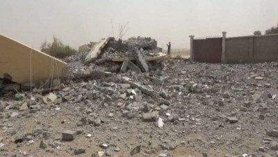 "الحوثيون" يفجرون مدرسة ابتدائية في الحديدة