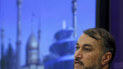 وزير خارجية إيران: ماكرون دعاني لزيارة باريس