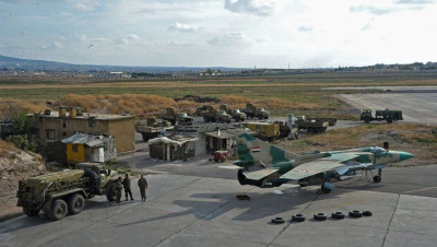 إيران تنقل معدات عسكرية من مطار التيفور إلى الشعيرات بحمص