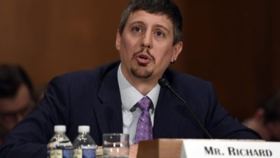 يريد نهجاً أشد صرامة.. استقالة نائب مبعوث واشنطن إلى إيران