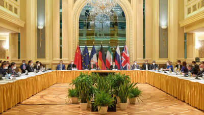 طهران تطالب واشنطن بضمان عدم الانسحاب من الاتفاق النووي مستقبلا