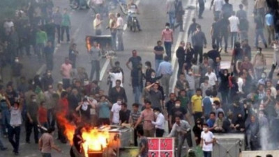 مظاهرات غاضبة في إيران احتجاجا على رفع الدعم