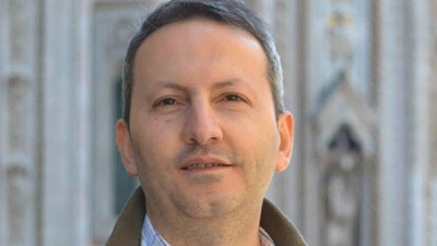 زوجة أكاديمي سويدي معتقل في إيران تناشد للإفراج عن زوجها