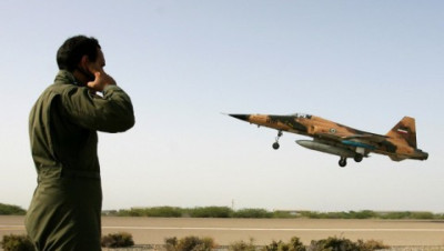 مصرع طيارين إيرانيين بعد تحطم مقاتلتهما