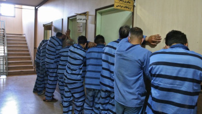 الشرطة الإيرانية تقبض على 120 شخصا