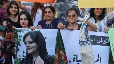 هل يكون الحجاب القشة التي تقصم ظهر النظام الإيراني؟