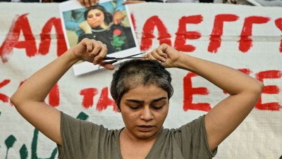 هجوم يستهدف سفارة إيران في اليونان