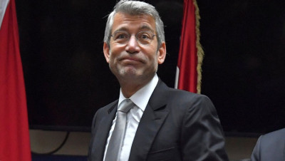 وزير الطاقة اللبناني يكشف موعد وصول "هبة الفيول الإيرانية"