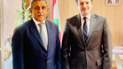 اليمن يطالب لبنان بوقف بث قناتي "المسيرة" و"الساحات" الحوثيتين