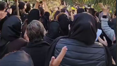 "مهاباد" تحت النار وإيرانيون يتظاهرون تضامنا معها