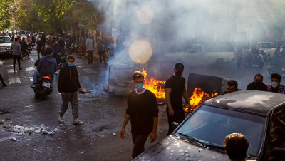 أعضاء الكونغرس يطالبون بتكثيف الضغوط على النظام الإيراني لوقف القمع
