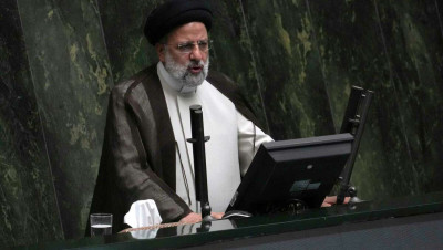 مصادر تكشف سبب تأجيل زيارة الرئيس الإيراني إلى دمشق