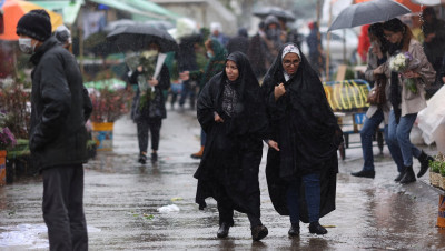 رئيس السلطة القضائية في إيران يهدد بملاحقة النساء غير المحجبات "بلا رأفة"