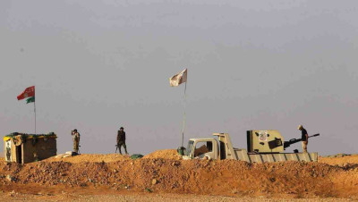 ميليشيات إيران تكثف حراستها لقاعدة "الإمام علي"