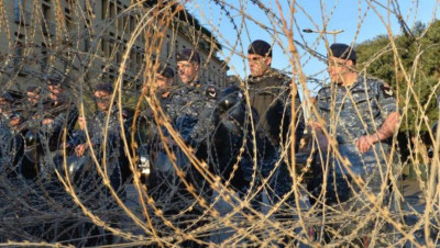 لبنان.. في "سبت الغضب" آلاف المتظاهرين يحاصرون البرلمان