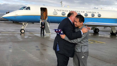 معتقل أمريكي سابق لدى إيران يوجه رسالة لبايدن