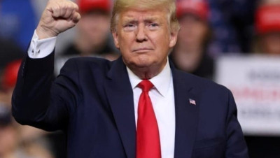 مسؤول إيرانـي يفجر مفاجأة حول أحد أهداف ترامب الـ52 في إيران