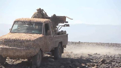 بالفيديو.. معارك عنيفة يخوضها الجيش اليمني مع الحوثيين في مأرب والجوف