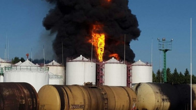 حريق بمنشأة بتروكيماويات في إيـران