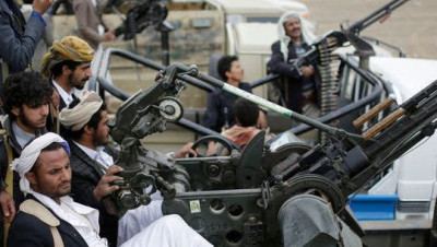 واشنطن: ندرس تصنيف الحوثيين كمنظمة إرهابية