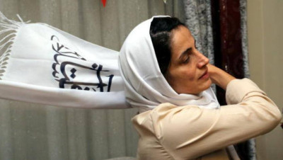 النظام الإيراني يعاود سجن محامية بعد إفراج مؤقت.. وتحرك لكشف مصيرها