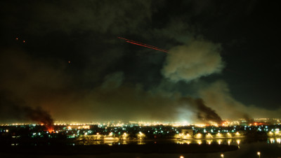 العراق.. صواريخ تستهدف قاعدة للقوات الأمريكية والتحالف الدولي قرب مطار بغداد