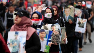 العراق.. القوات الأمنية تواجه متظاهري بغداد ببنادق الصيد والأمم المتحدة تحذر