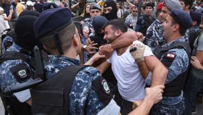 تقرير يكشف عن عدد الموقوفين في مظاهرات لبنان