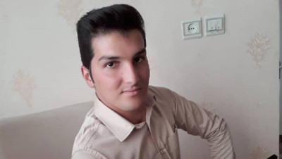 بالفيديو.. الأمن الإيراني يقتل شاباً بوحشية وناشطون: مهرداد سبهري هو فلويد الأمريكي