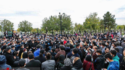 الأمن الإيراني يمنع محبي "شجريان" من المشاركة بدفنه خشية الاحتجاجات