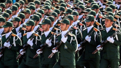 مسيرة تقتل قياديا في "الحـرس الثـوري الإيـراني" ومرافقيه في سوريا