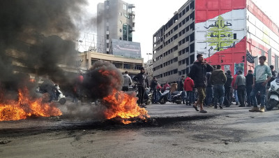 لبنان يواجه أسوأ أزمة اقتصادية في تاريخه وتوقعات بانهيار متسارع لليرة