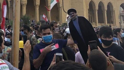 هتافات في لبنان ضد إيـران و"حـزب الله" (فيديو)