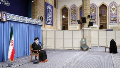 مؤسستان تابعتان لـ"خامنئي".. عقوبات أمريكية جديدة تطال إيران