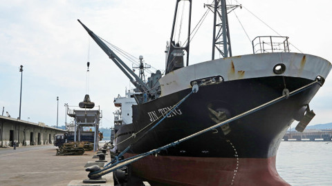 "علقت في الطين".. إيران تنفي ا...