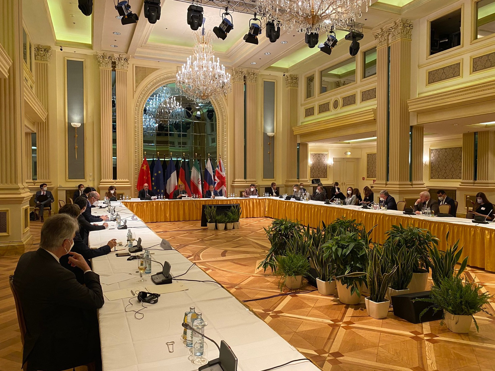 عقب التصعيد الإيراني.. مباحثات "إيجابية" في فيينا