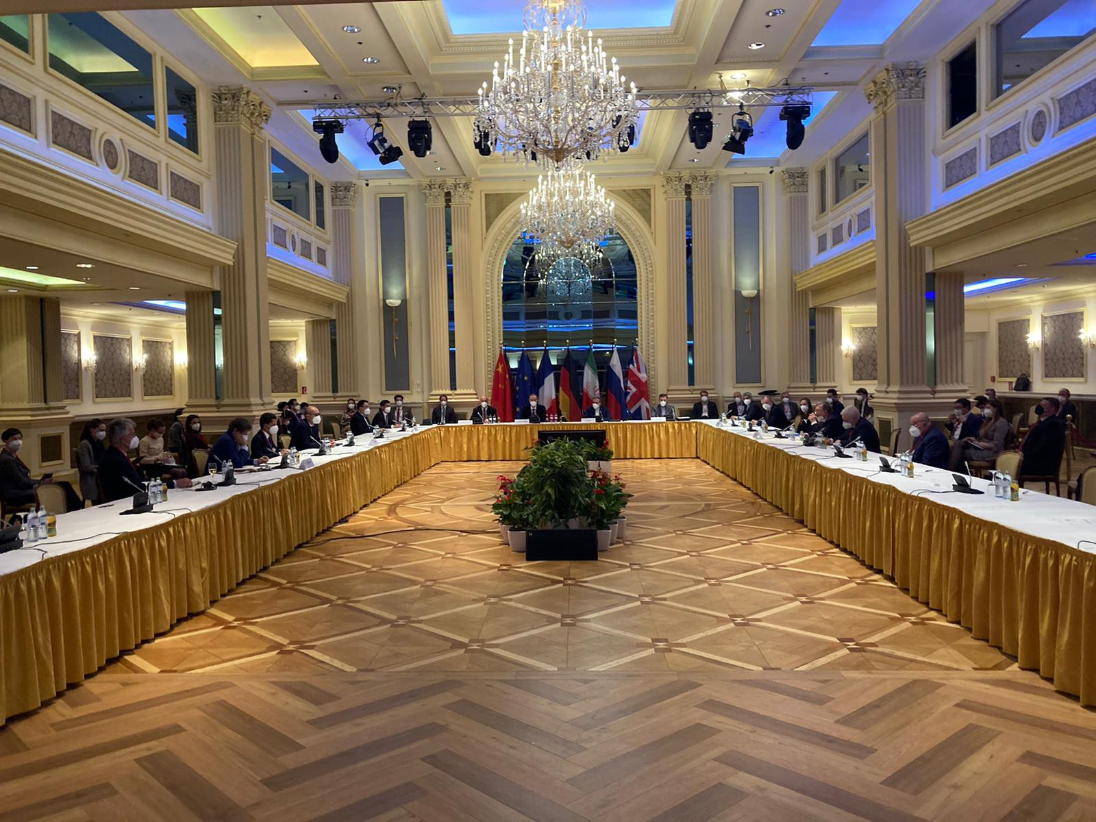 الاتفاق النووي.. موسكو تتحدث عن "تفاؤل حذر" بمباحثات فيينا