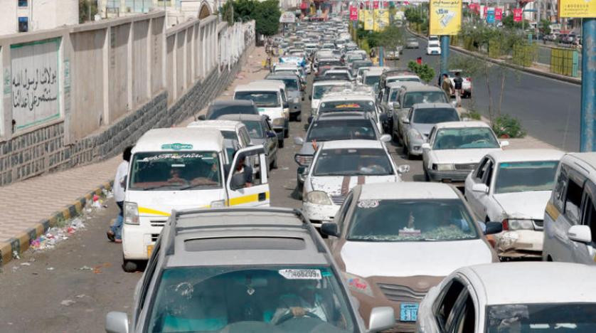 بالفيديو.. جريمة حوثية بحق عمال مطعم في الحديدة