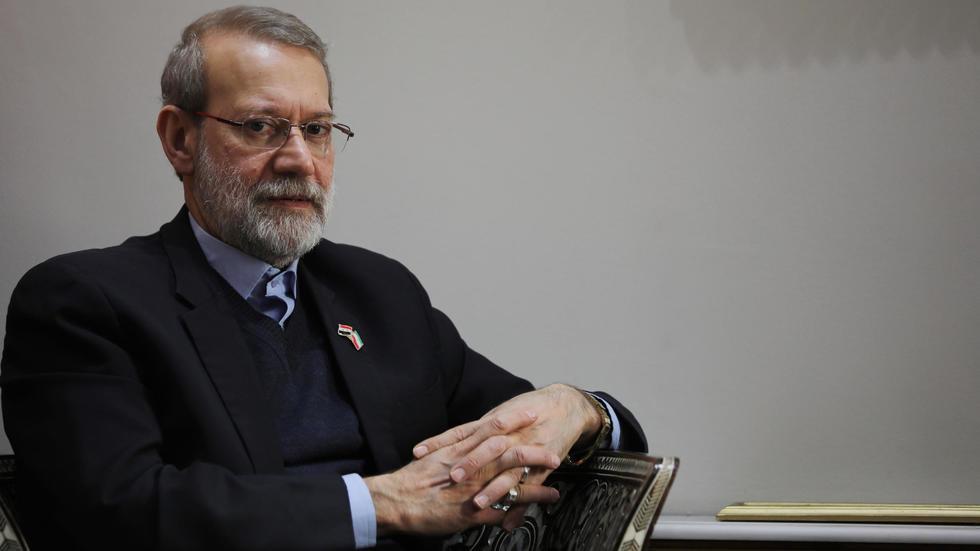 "علي لاريجاني" يحاجج مجلس صيانة الدستور لمعرفة أسباب استبعاده من الانتخابات