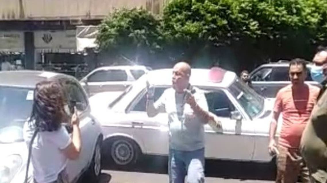 لبنان.. أب يصرخ باحثا عن دواء لابنته.. وابنة مسؤول في "حـزب الله" تحتفل على متن يخت فاخر!