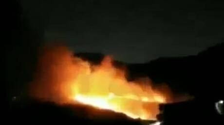 قصف إسرائيلي يستهدف مواقع إيرانية في معامل الدفاع في السفيرة بحلب (فيديو)