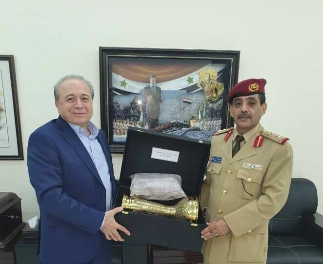 قيادي ميليشياوي حوثي يلتقي مسؤولا باستخبارات الأسد العسكرية في دمشق