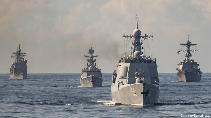 كاسحات ألـغام أمريكية تدخل البحر الأحمر مع تصاعد التهديد الحوثي