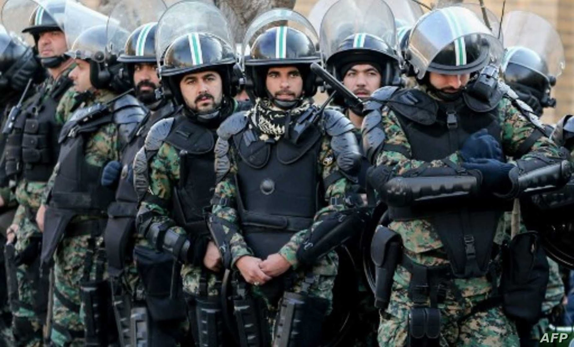 الشرطة الإيرانية تعتقل عشرات المتظاهرين لقمع احتجاجات أصفهان