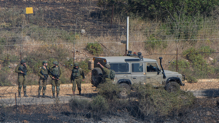 إسرائيل تحمل الحكومة اللبنانية مسؤولية إطلاق صاروخين